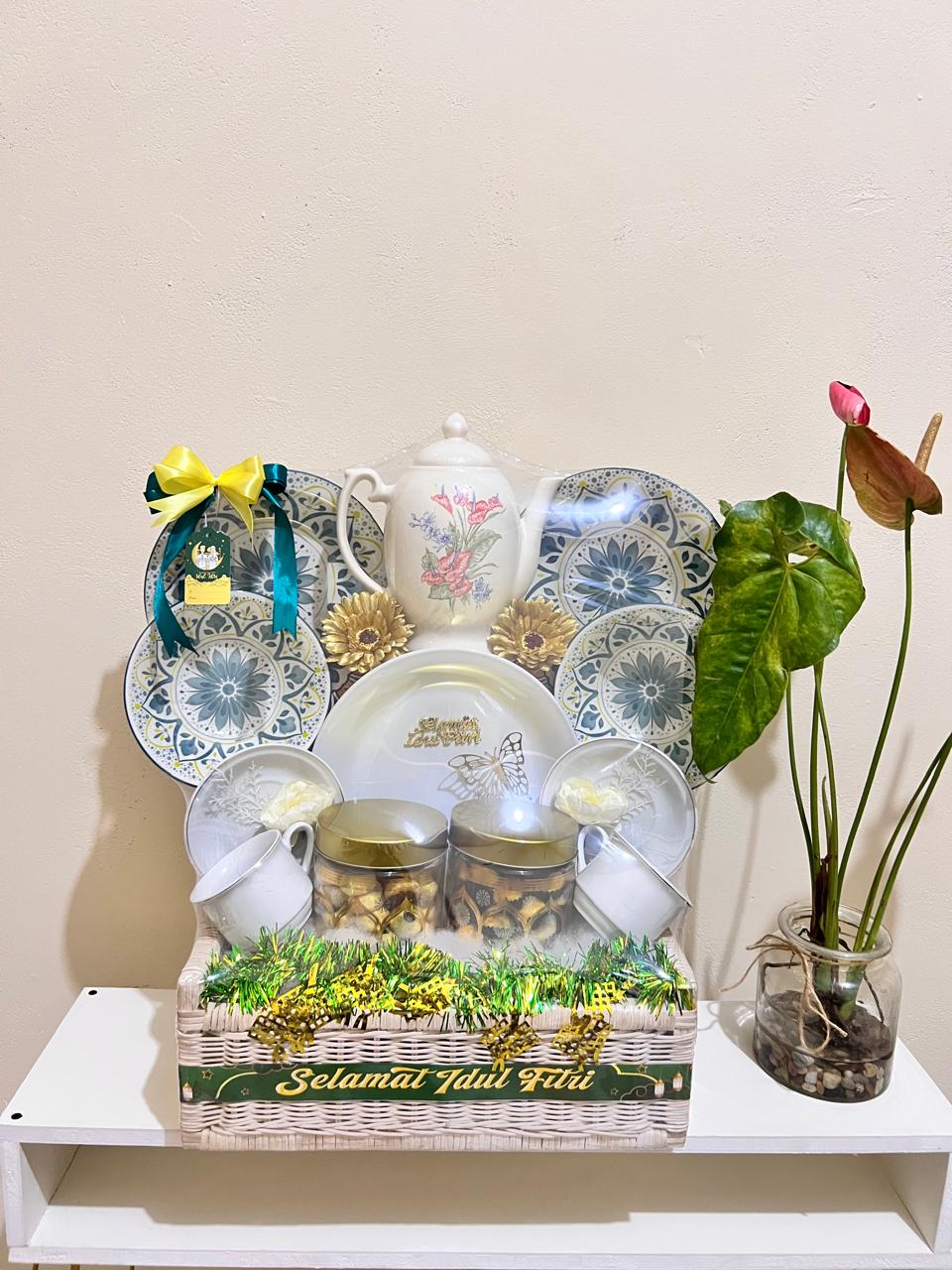 PARCEL LEBARAN, MEDIUM